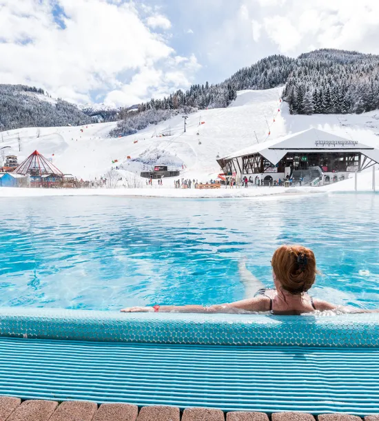 web_thermalbecken_blick_auf_piste_c_bad_kleinkirchheimer_bergbahnen.jpg